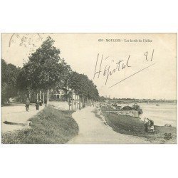 carte postale ancienne 03 MOULINS. Les Bords de l'Allier 1914. Péniche Lavoir