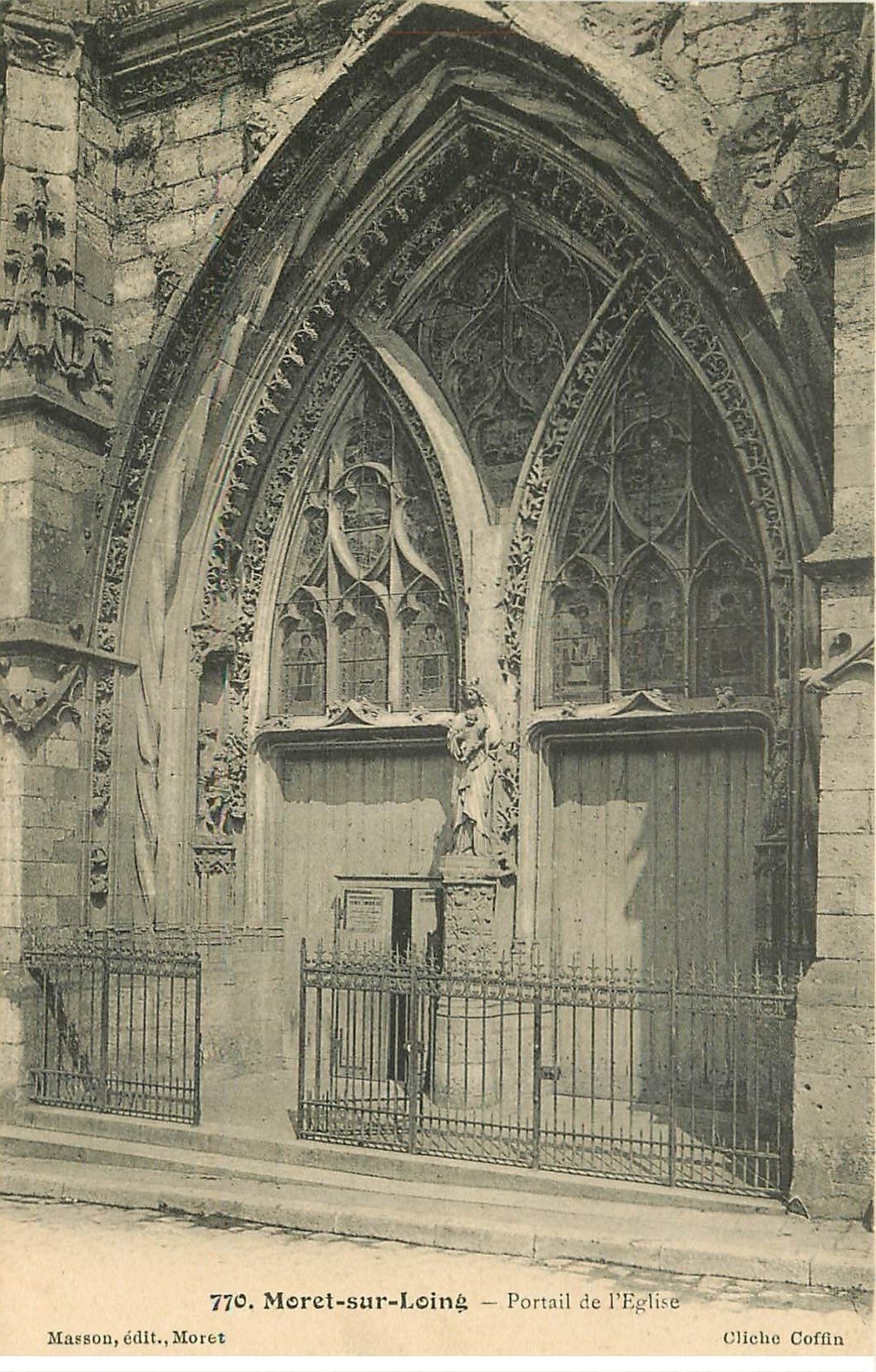 carte postale ancienne 77 MORET-SUR-LOING. Portail Eglise