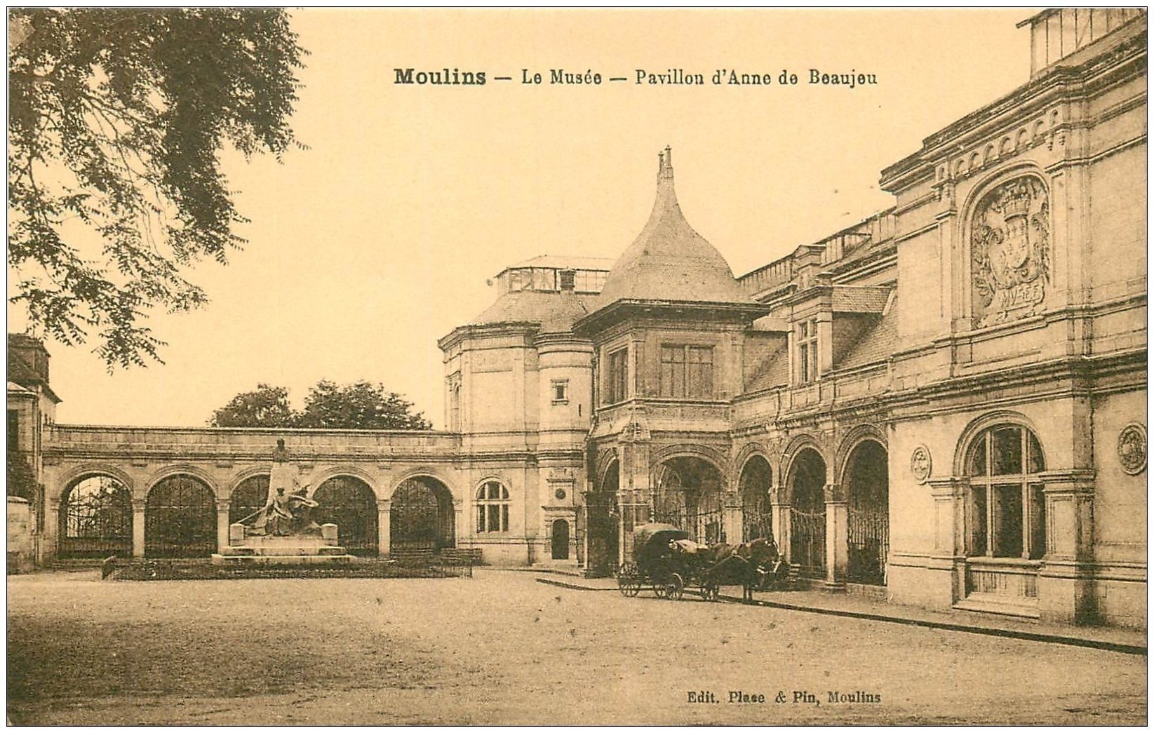 carte postale ancienne 03 MOULINS. Musée Pavillon Anne Beaujeu