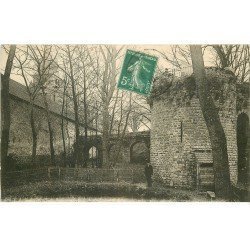 carte postale ancienne 77 NANGIS. lieu rendez-vous Marion Delorme 1910 le Parc avec personnage