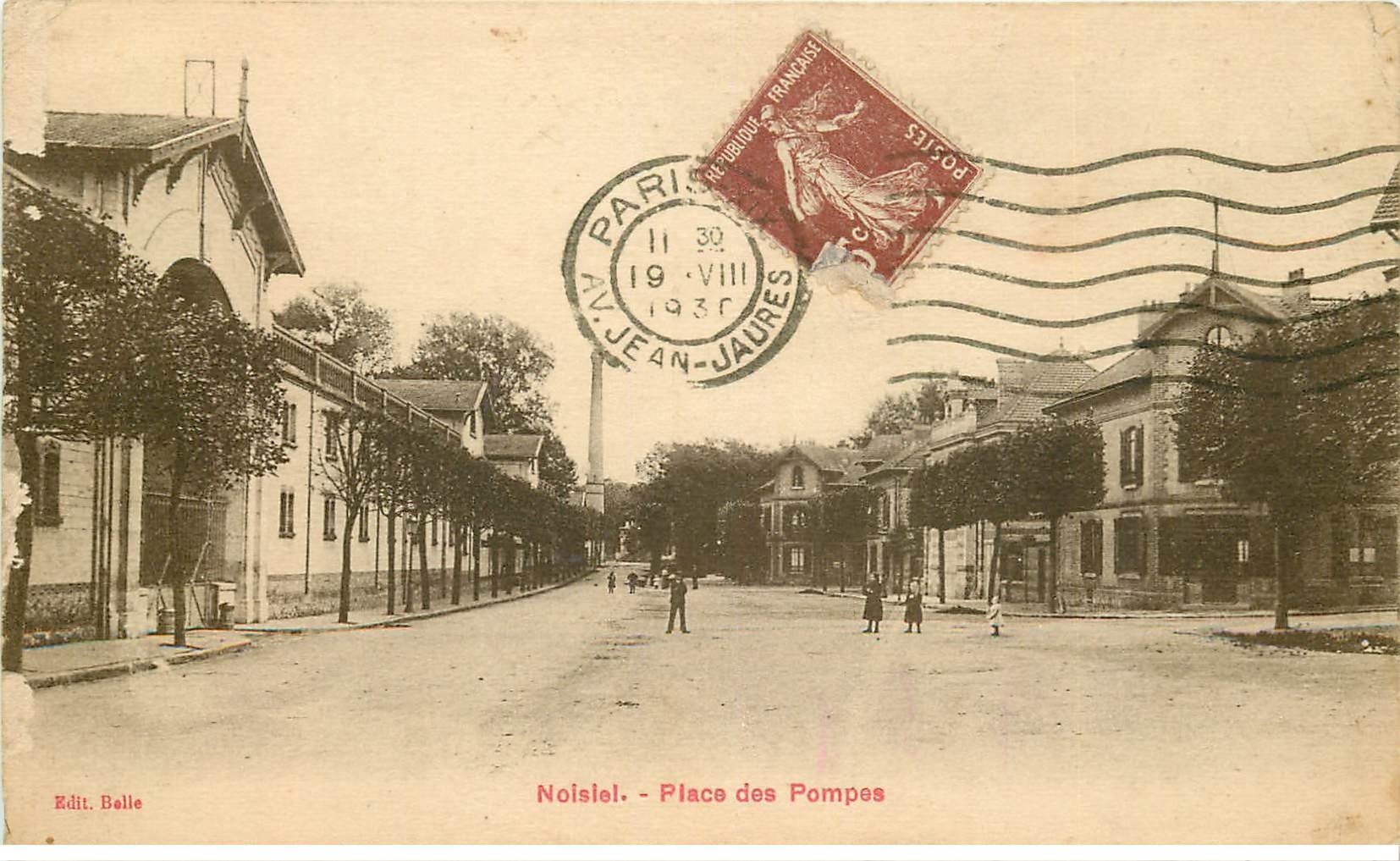 carte postale ancienne 77 NOISIEL. Place des Pompes 1930