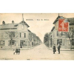 carte postale ancienne 77 NOISIEL. Rue du Milieu La Poste et le Tabac