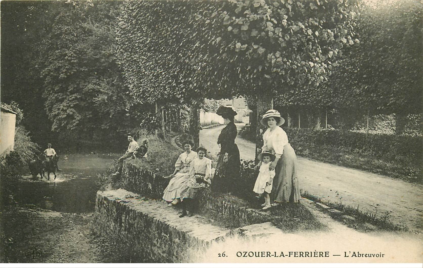 77 OZOIR OZOUER-LA-FERRIERE. L'Abreuvoir rue de Roissy
