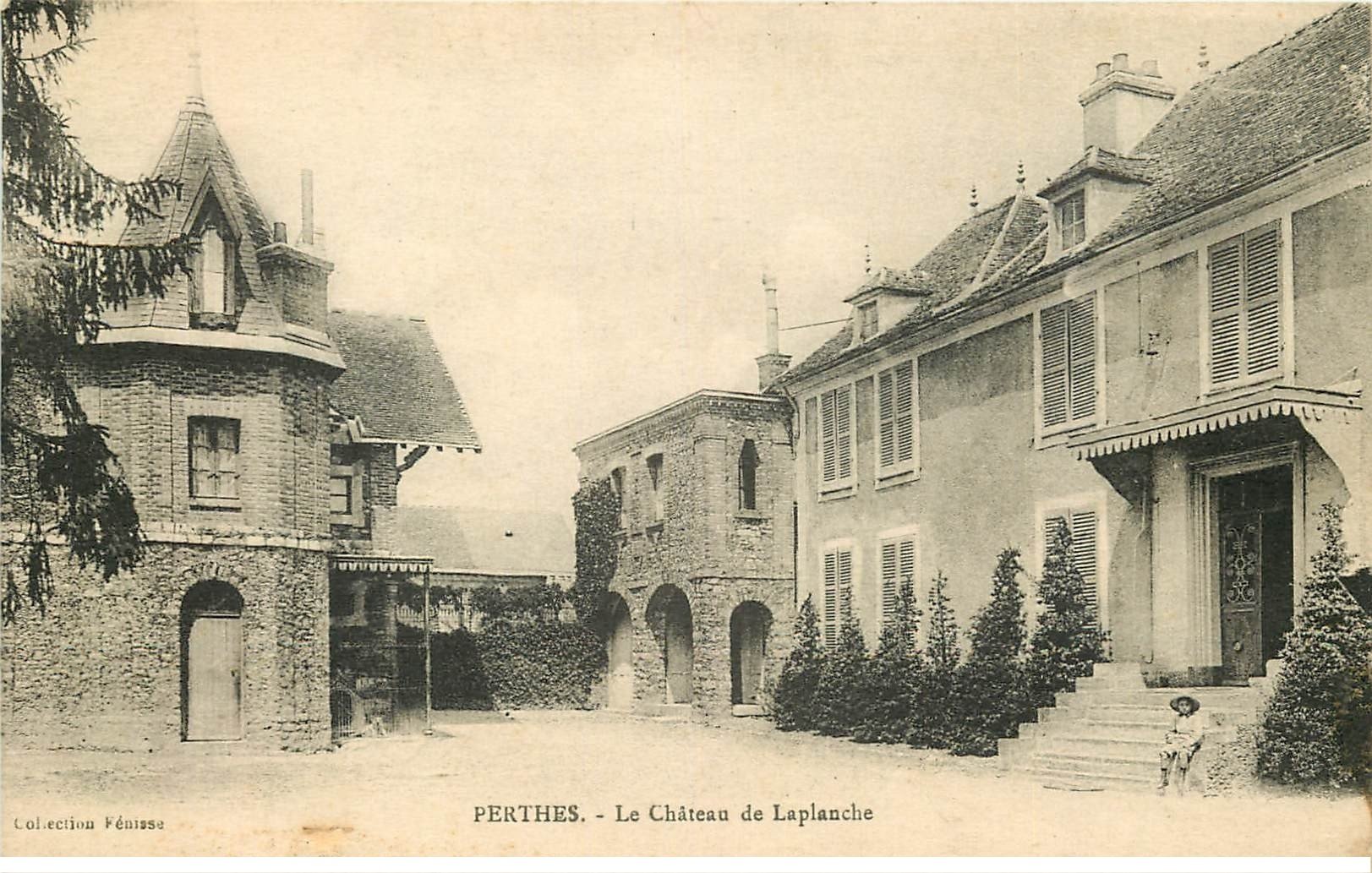 carte postale ancienne 77 PERTHES. Château Laplanche avec enfant sur les marches