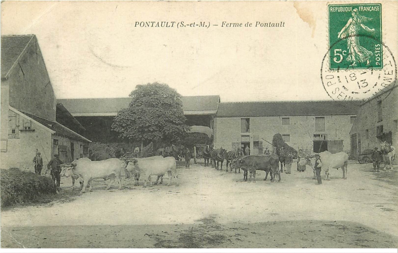 carte postale ancienne 77 PONTAULT. Ferme de Pontault 1913. Paysans Boeufs et Chevaux 1913
