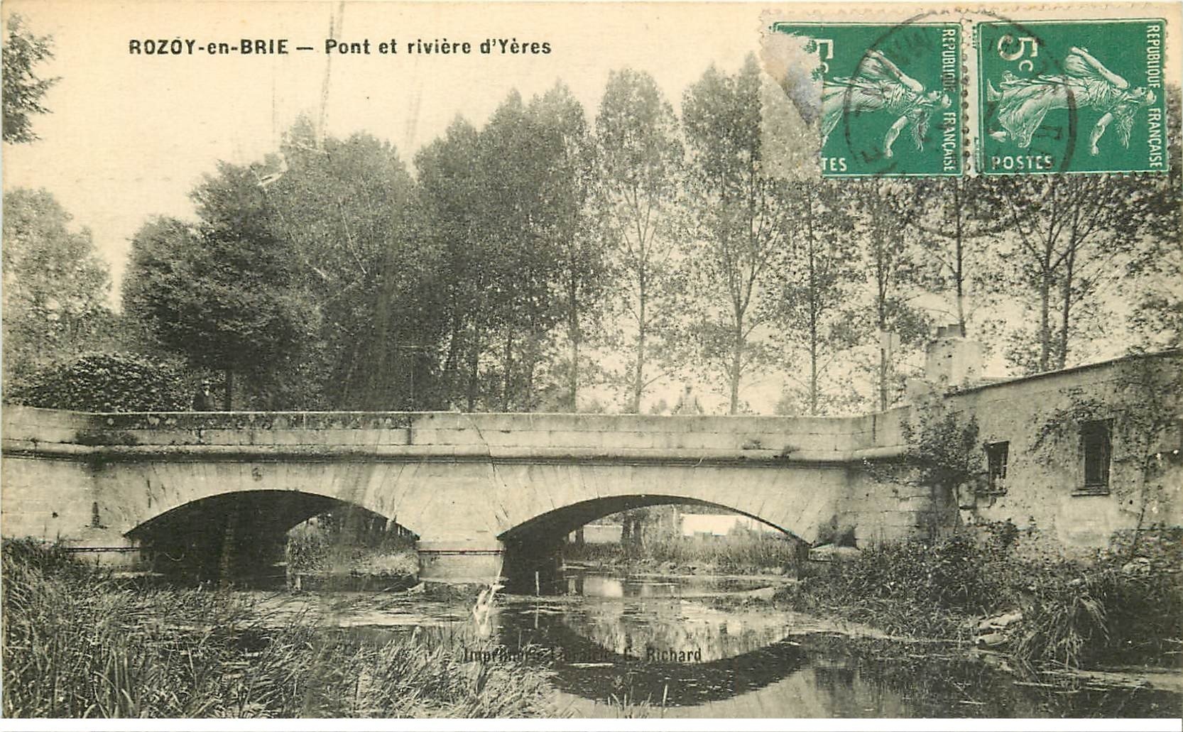 carte postale ancienne 77 ROZAY ROZOY-EN-BRIE. Pont et Rivière d'Yères 1914 petite animation