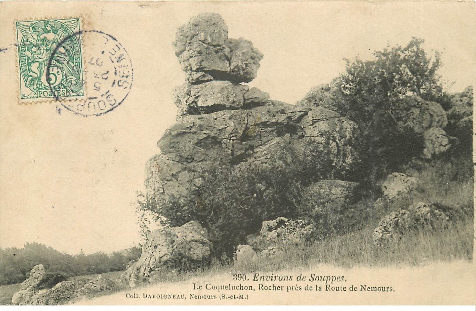 carte postale ancienne 77 SOUPPES. Le Coqueluchon Rocher Route de Nemours 1907