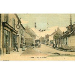 carte postale ancienne 77 SAINTS. Facteur à vélo Rue de l'Eglise. Carte toilée timbre absent pli coin droit