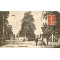 carte postale ancienne 77 SAMOIS-SUR-SEINE. La Croix de Fer Tramway DUBONNET