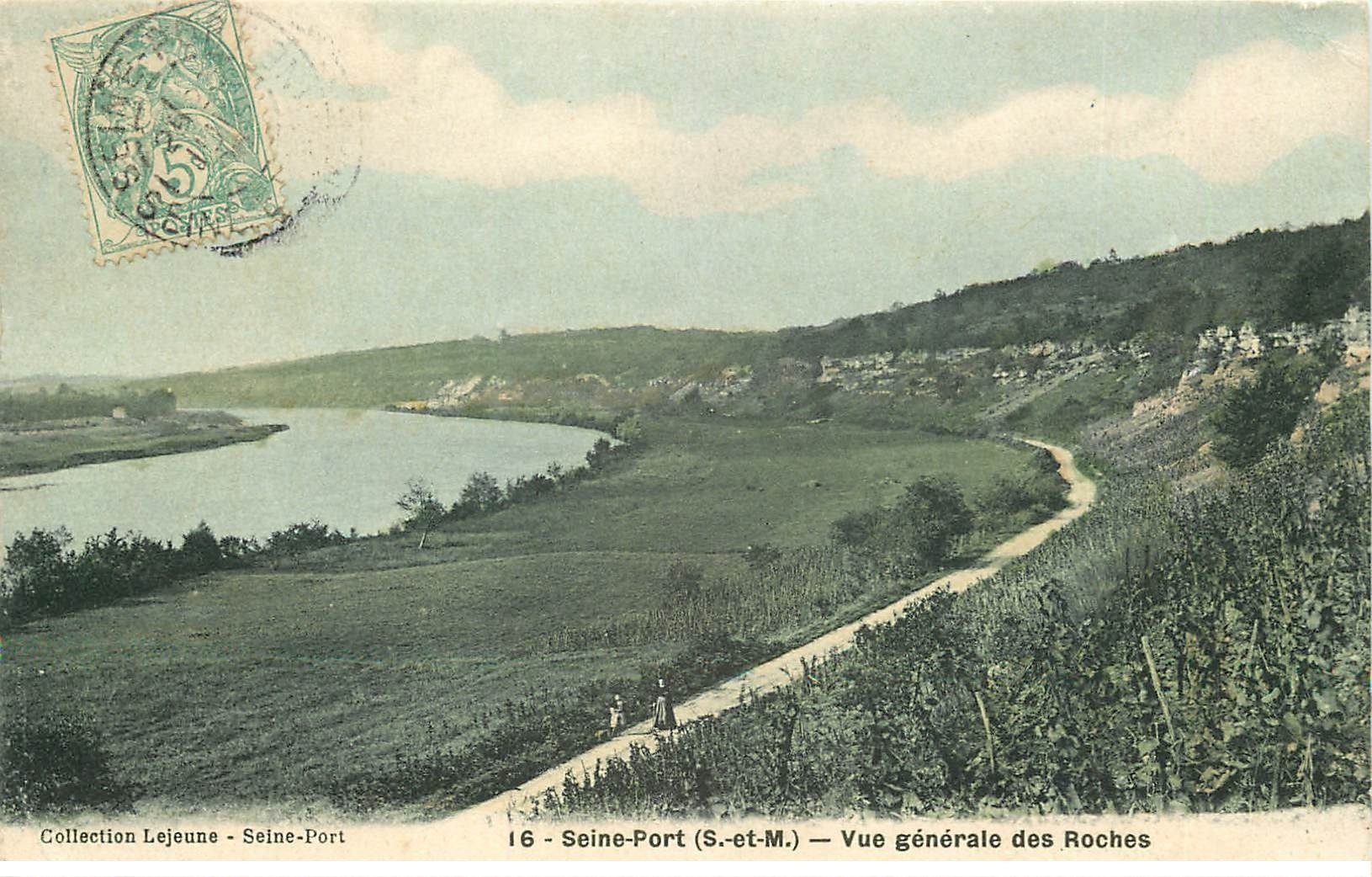 carte postale ancienne 77 SEINE-PORT. Les Roches petite animation sur la Route