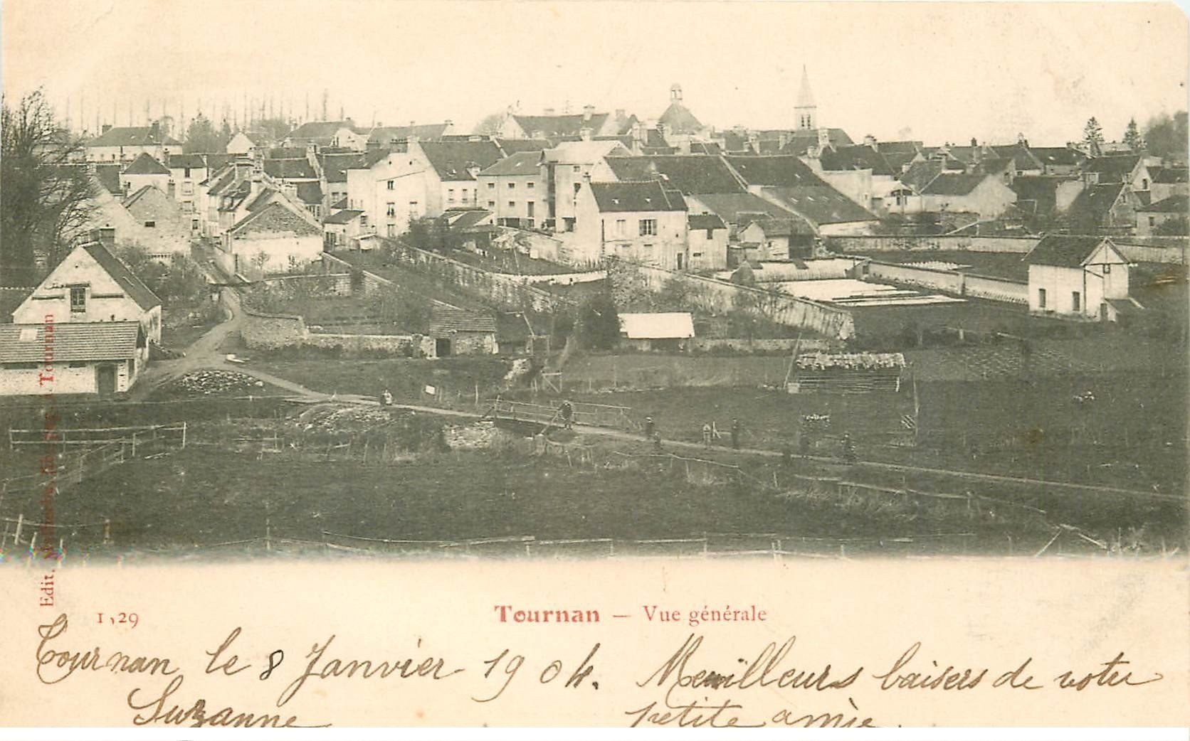 carte postale ancienne 77 TOURNAN. Vue générale 1904 animation sur la Route