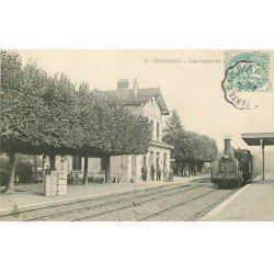 carte postale ancienne 77 TOURNAN. Les Quais de la Gare avec locomotive à vapeur 1905