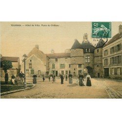 carte postale ancienne 77 TOURNAN EN BRIE. Hôtel de Ville Place du Château 1909. Superbe carte toilée. Fileuse sur Métier ancien
