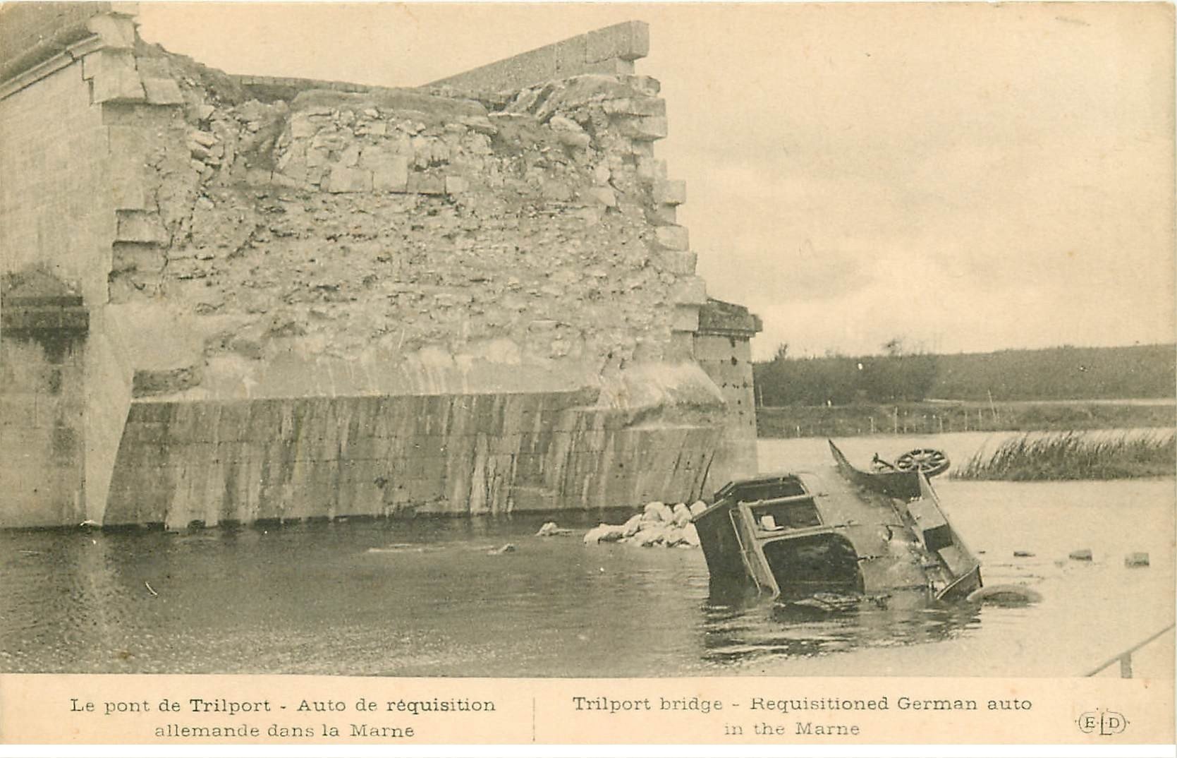 carte postale ancienne 77 TRILPORT. Auto dans la Marne sous le Pont