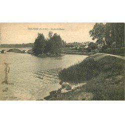 carte postale ancienne 77 TRILPORT. Lavandière Laveuse bords de Marne 1923