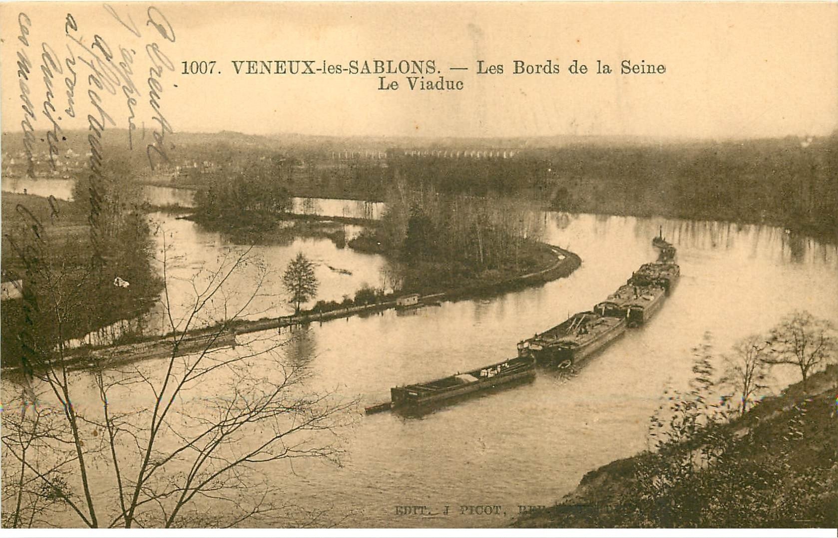 carte postale ancienne 77 VENEUX-LES-SABLONS. Le Viaduc et file de Péniches sur la Seine