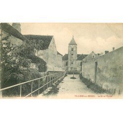 carte postale ancienne 77 VILLIERS-SUR-MORIN. Le Rû et l'Eglise