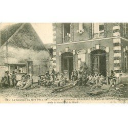 carte postale ancienne 77 VARREDDES. Blessés Prisonniers Allemands à la Mairie 1915