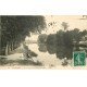 carte postale ancienne 77 NEMOURS. Lavandière sur Champ de Mars 1911