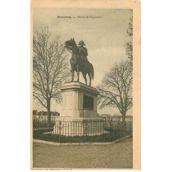 carte postale ancienne 77 MONTEREAU. Statue de Napoléon 1905