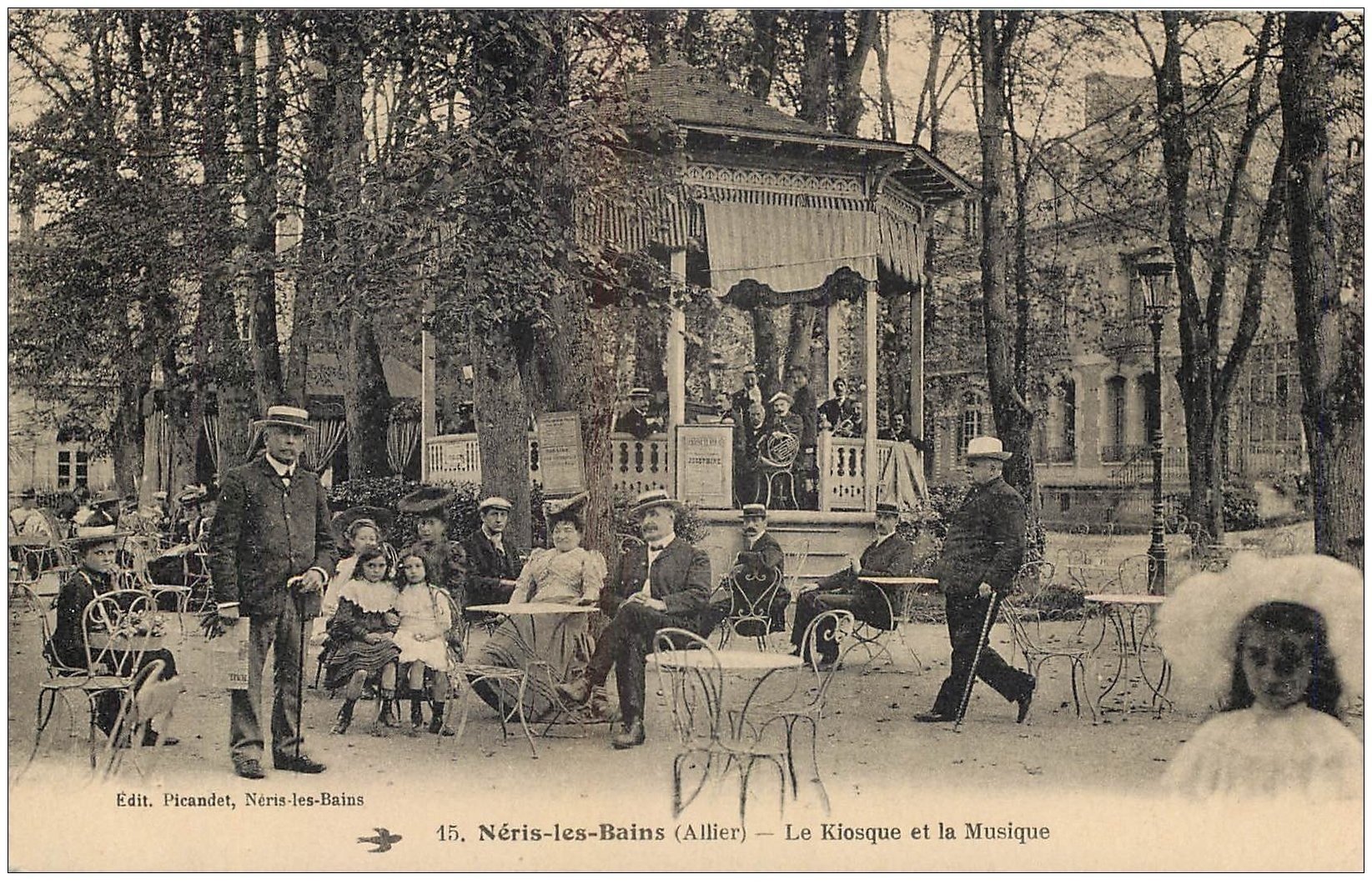 03 NERIS-LES-BAINS. Le Kiosque et la Musique. Musiciens