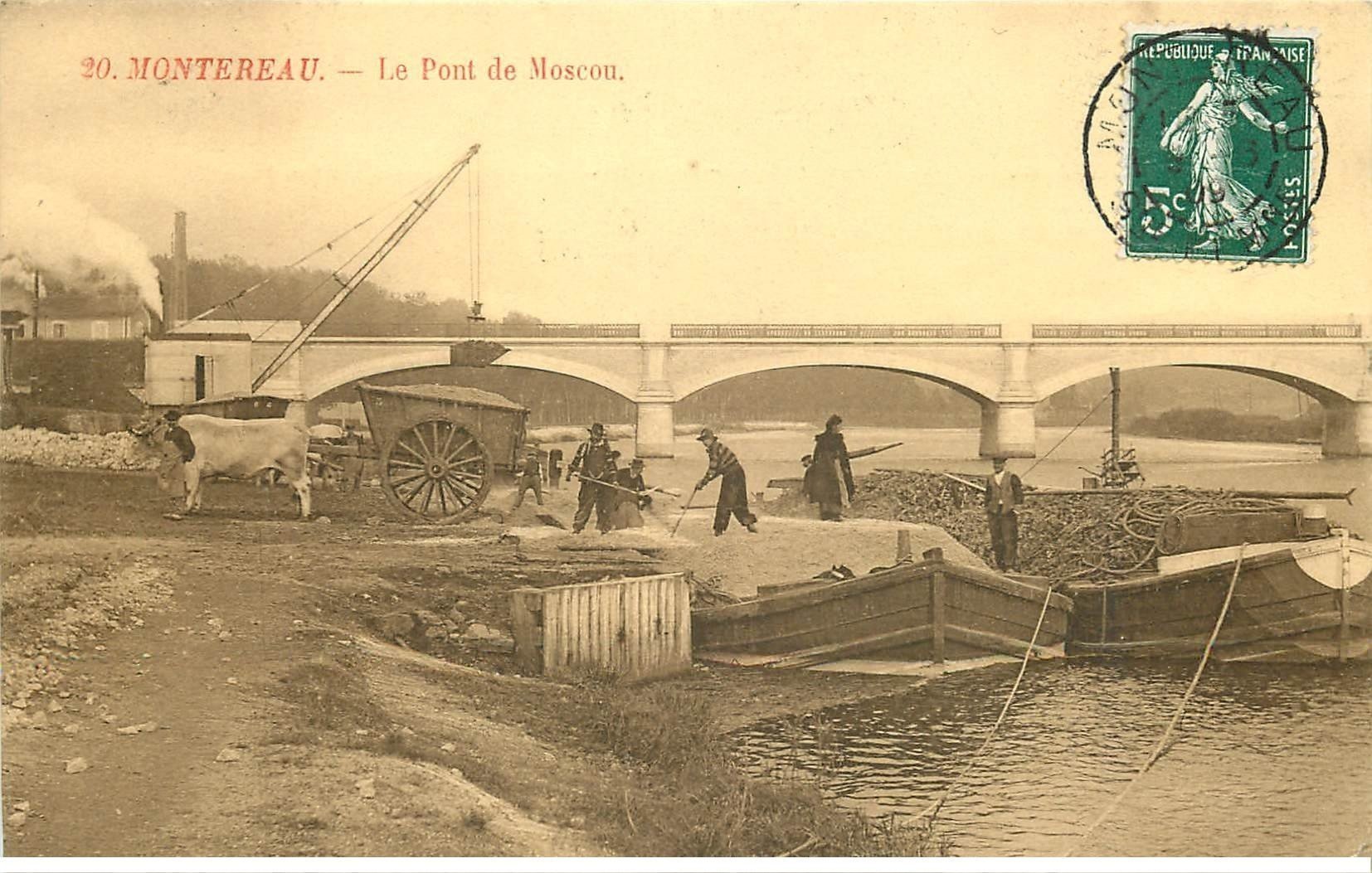 77 MONTEREAU. Pont de Moscou Ouvriers et Attelage, Péniche 1909