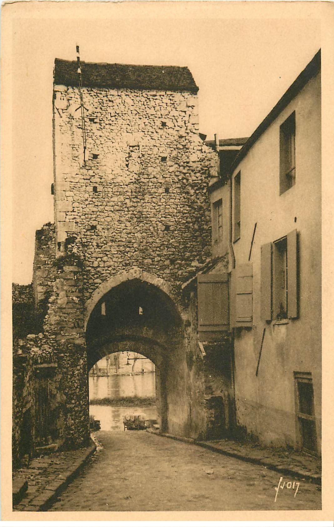 carte postale ancienne 77 MORET-SUR-LOING. La Poterne