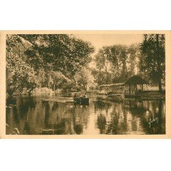 carte postale ancienne 77 MORET-SUR-LOING. Canotage