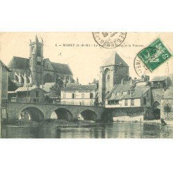 carte postale ancienne 77 MORET-SUR-LOING. Le Pont et Epicerie Mercerie. Poterne 1908