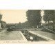 carte postale ancienne 77 MORET-SUR-LOING. Ecluse et Péniche
