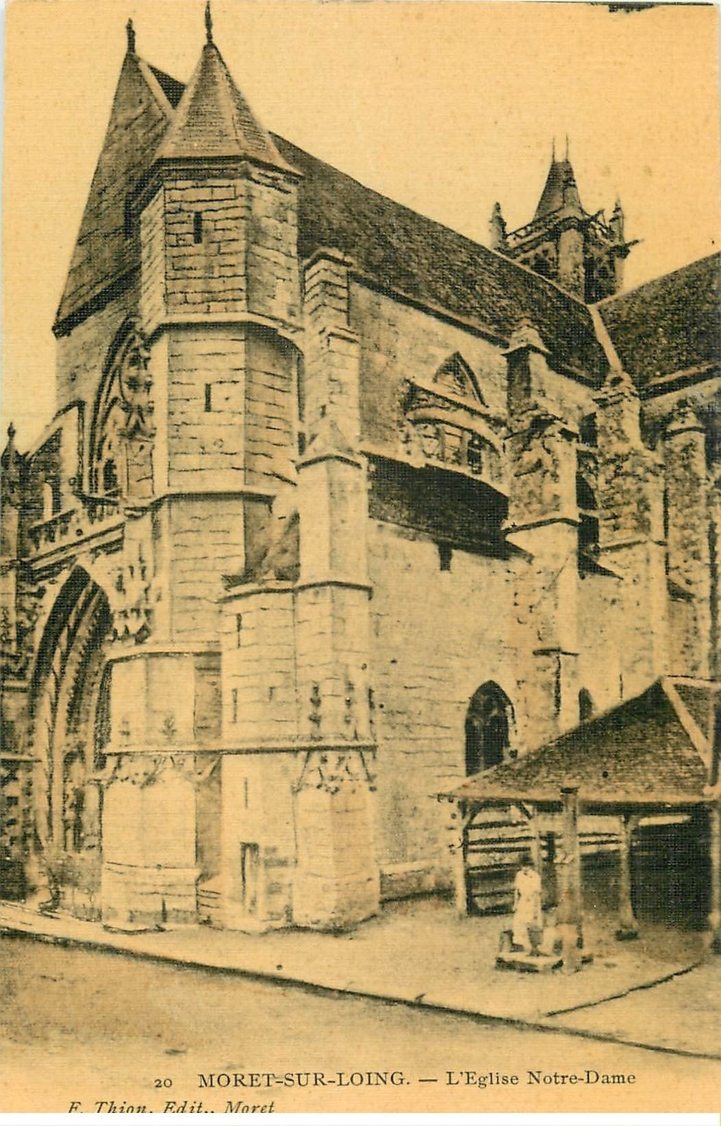 carte postale ancienne 77 MORET-SUR-LOING. Eglise Notre-Dame animation. Carte toilée