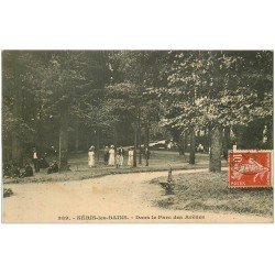 carte postale ancienne 03 NERIS-LES-BAINS. Parc des Arènes vers 1909