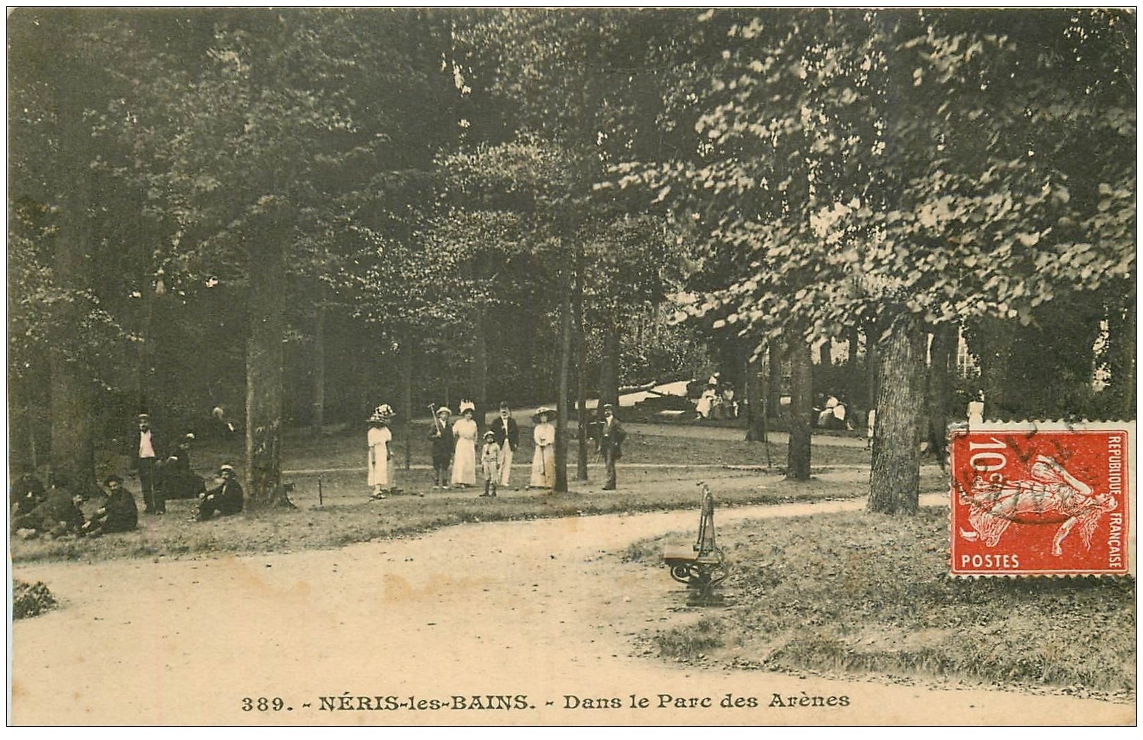 carte postale ancienne 03 NERIS-LES-BAINS. Parc des Arènes vers 1909