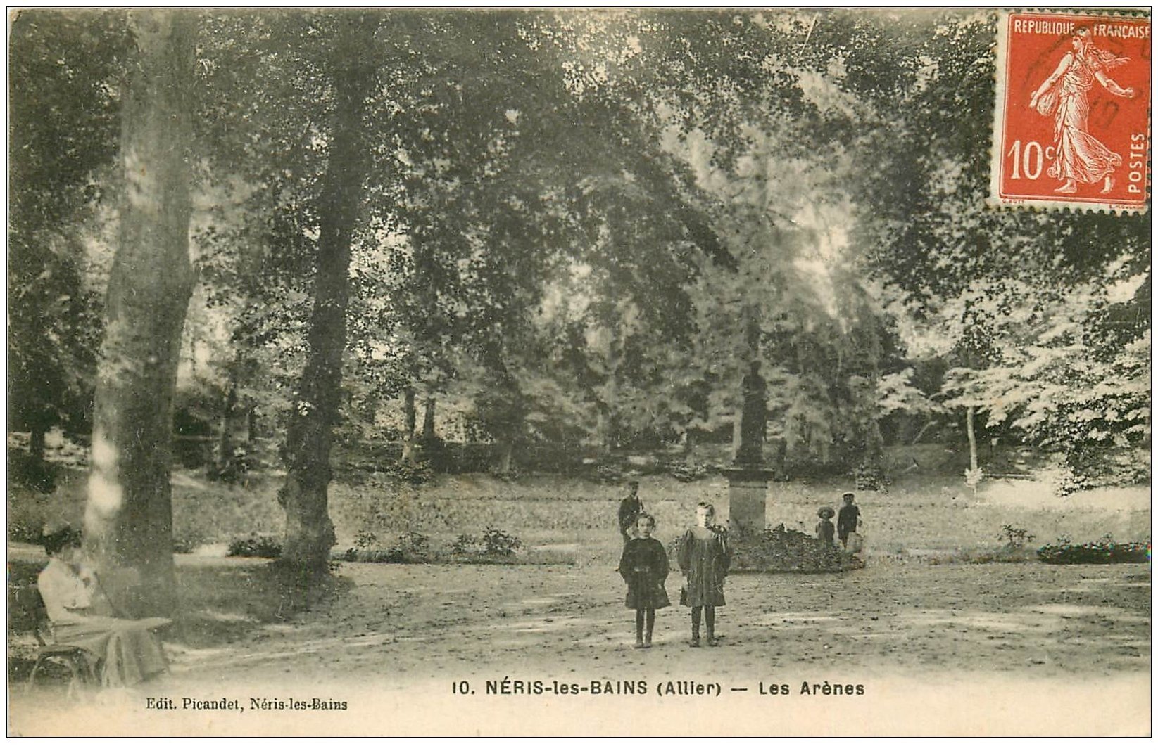 carte postale ancienne 03 NERIS-LES-BAINS. Parc les Arènes 1919