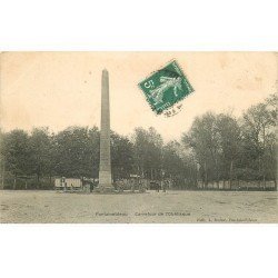 carte postale ancienne 77 FONTAINEBLEAU. L'Obélisque 1909 Carrefour