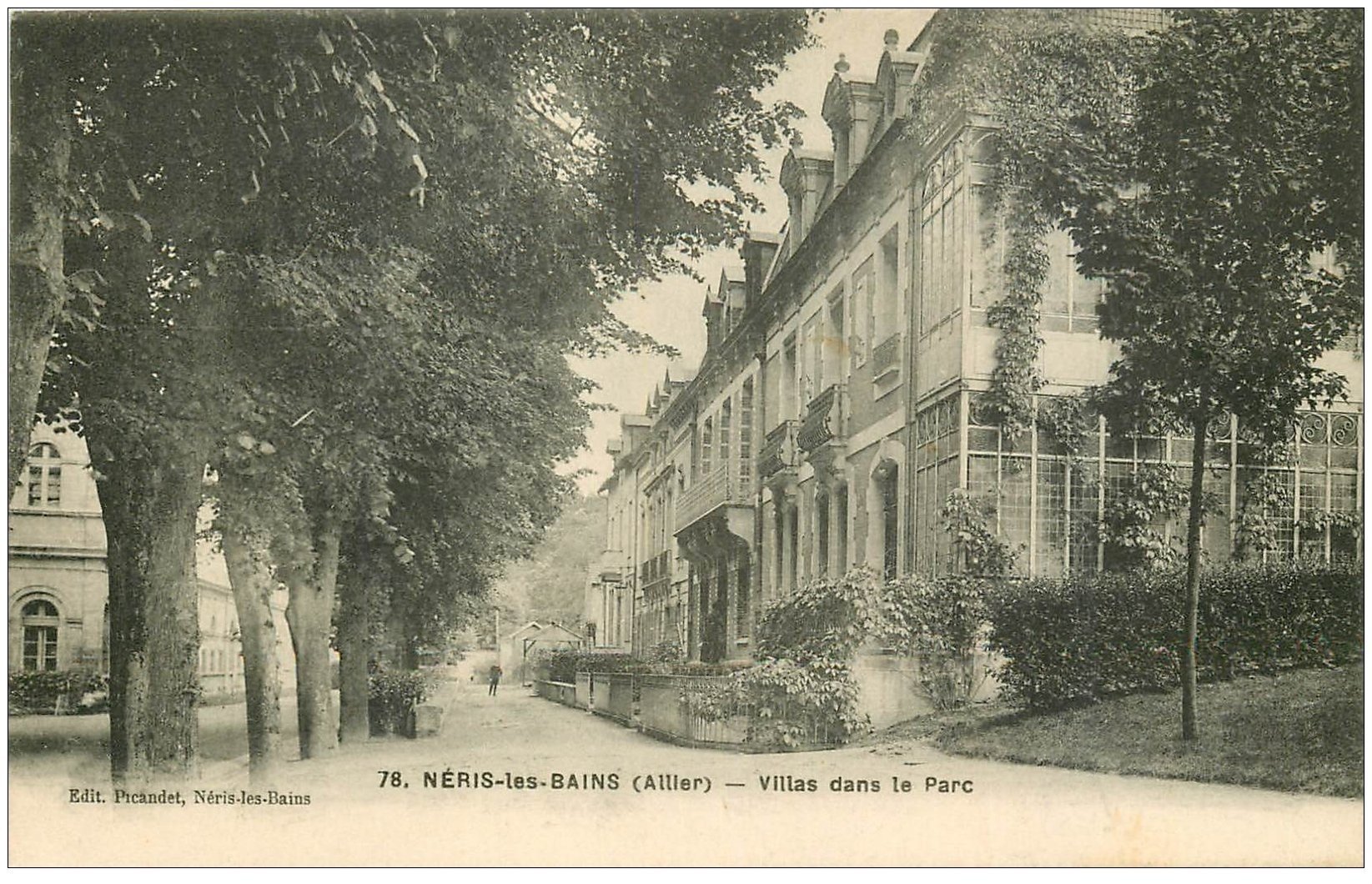 carte postale ancienne 03 NERIS-LES-BAINS. Parc Villas 1917