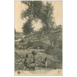 carte postale ancienne 03 NERIS-LES-BAINS. Ruisseau des Granges 1904 Lavandières et Laveuses