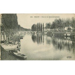 carte postale ancienne 77 MELUN. Pont et Bateaux Lavoirs avec Lavandières