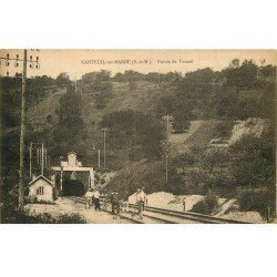 carte postale ancienne K. 77 NANTEUIL-SUR-MARNE. Cheminots à l'Entrée du Tunnel 1924