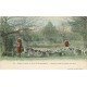 carte postale ancienne K. 77 FONTAINEBLEAU. Chasse à Courre. Chiens prenant l'eau dans une Mare