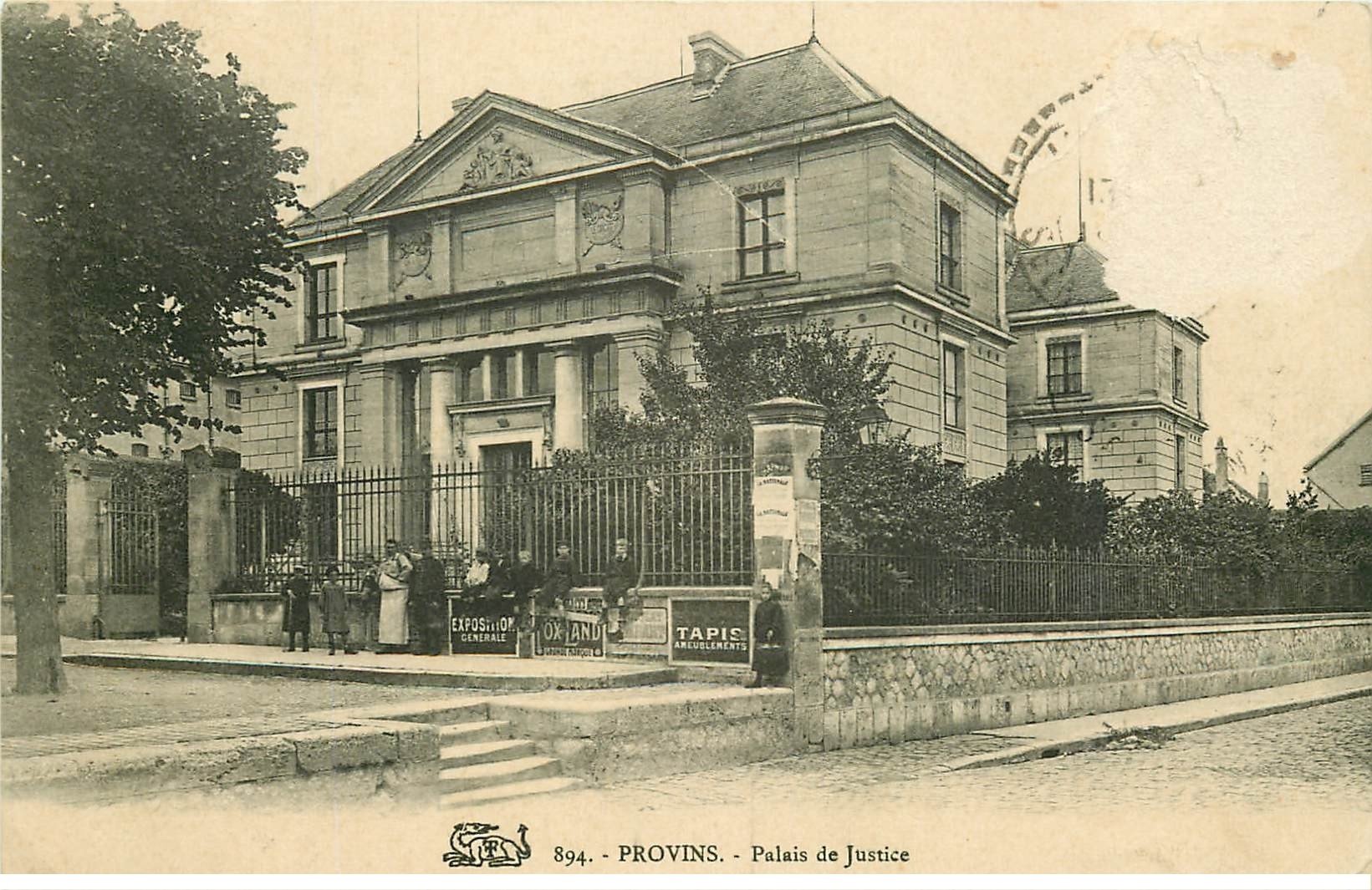 carte postale ancienne K. 77 PROVINS. Palais de Justice animation 1920