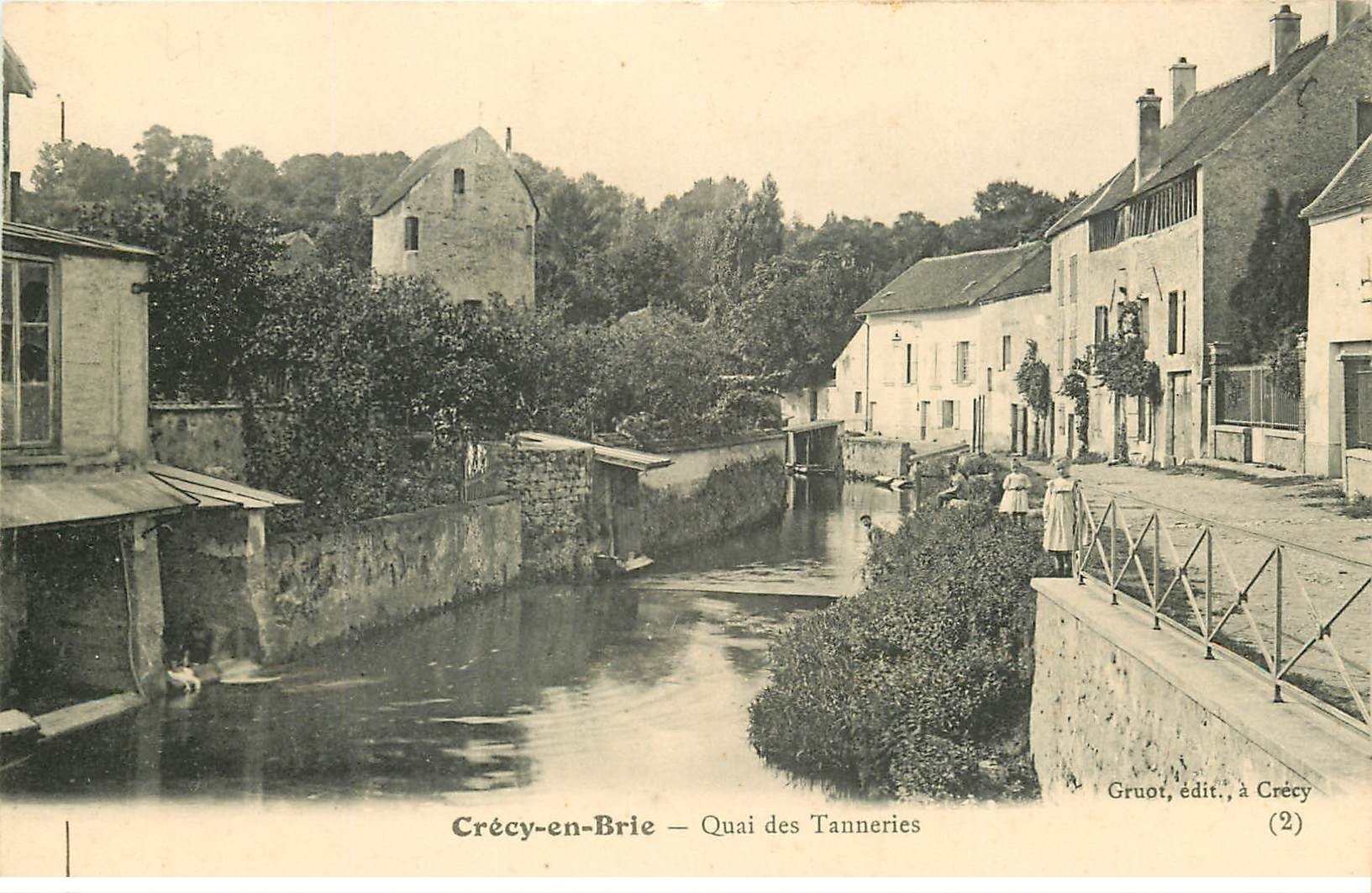carte postale ancienne K. 77 CRECY-EN-BRIE. Fillettes Quai des Tanneries et Lavandières