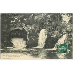 23 ABBAYE DE BONLIEUE. Anguillère et Cascades 1908. Animation sur le Pont de Pierre