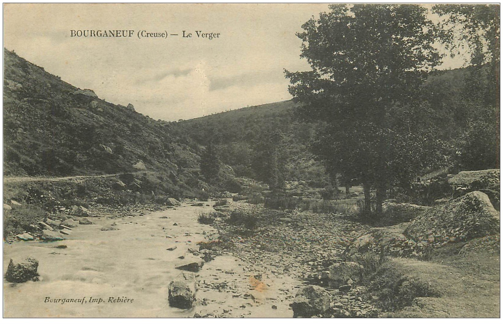 carte postale ancienne 23 BOURGANEUF. Le Verger 1919