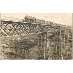 carte postale ancienne 23 BUSSEAU-D'AHUN. Train locomotive à vapeur sur le Pont