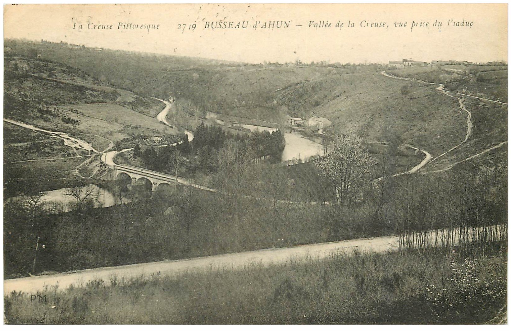 carte postale ancienne 23 BUSSEAU-D'AHUN. Vallée de la Creuse 1921