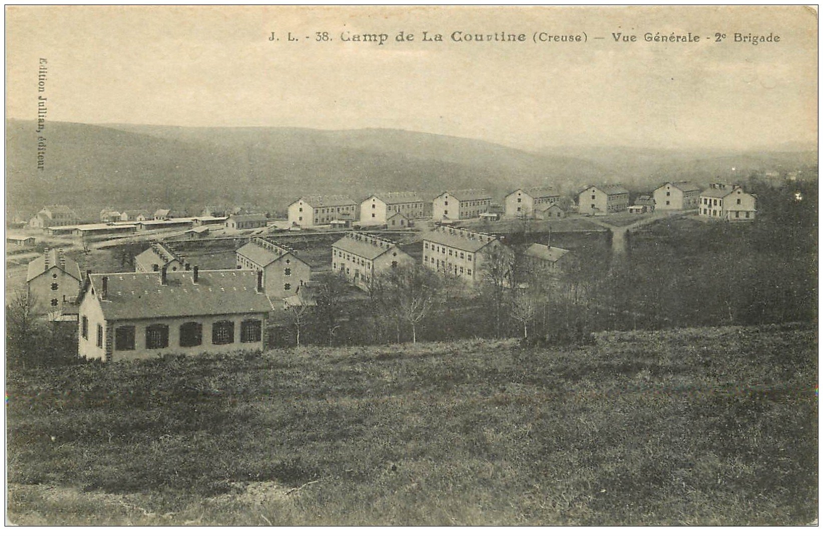 23 CAMP DE LA COURTINE. 2ème Brigade