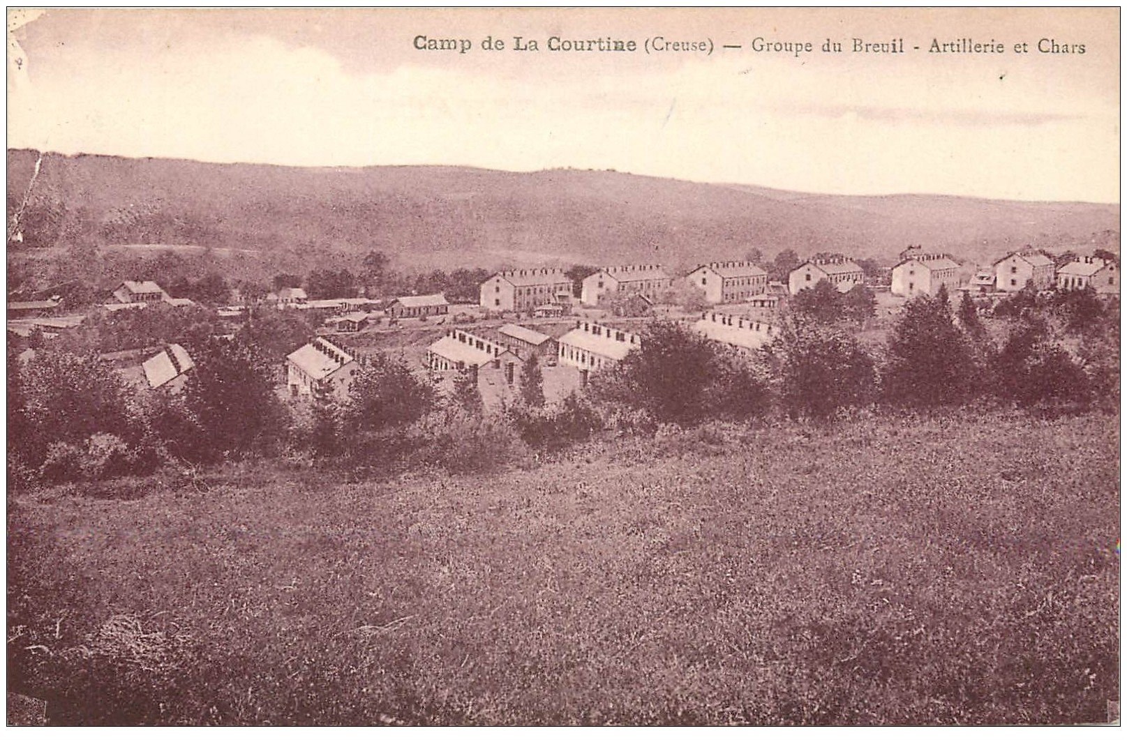 carte postale ancienne 23 CAMP DE LA COURTINE. Artillerie et Chars Groupe du Breuil