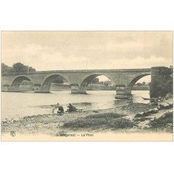 24 BERGERAC. Le Pont avec Lavandières
