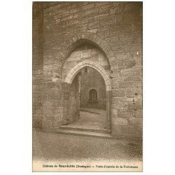 carte postale ancienne 24 BOURDEILLES. Porte Entrée de la Forteresse du Château